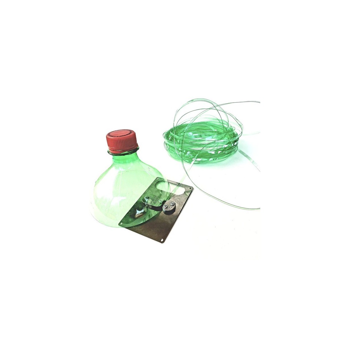 Grim Workshop turn plastic bottle into cordage credit card sized tool