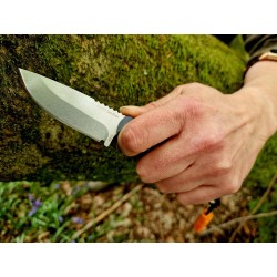 outdoor element scout feather  in hand