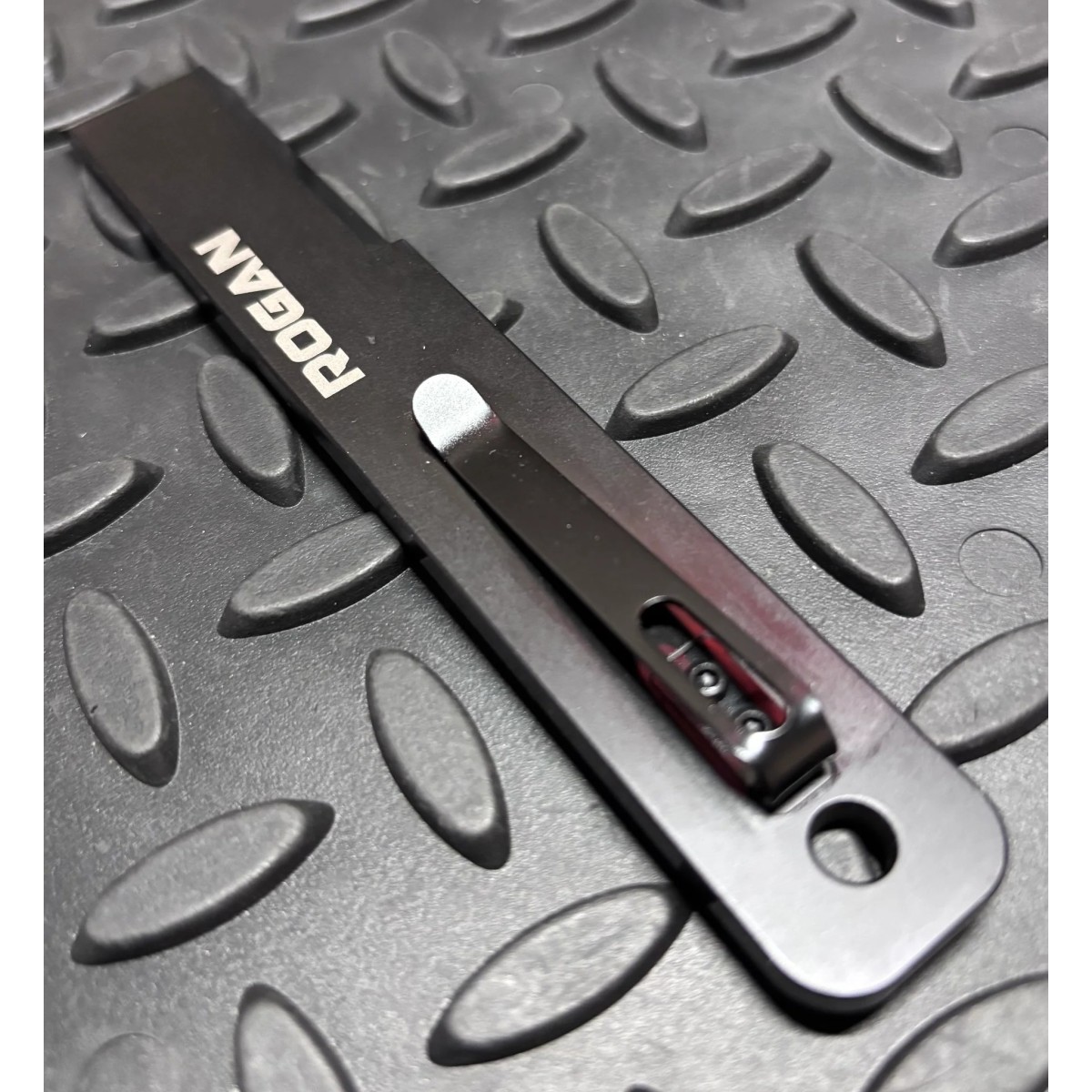 Rogan RPT Ragan Pocket Tool Pry EDC Bar Black Oxide clip side view